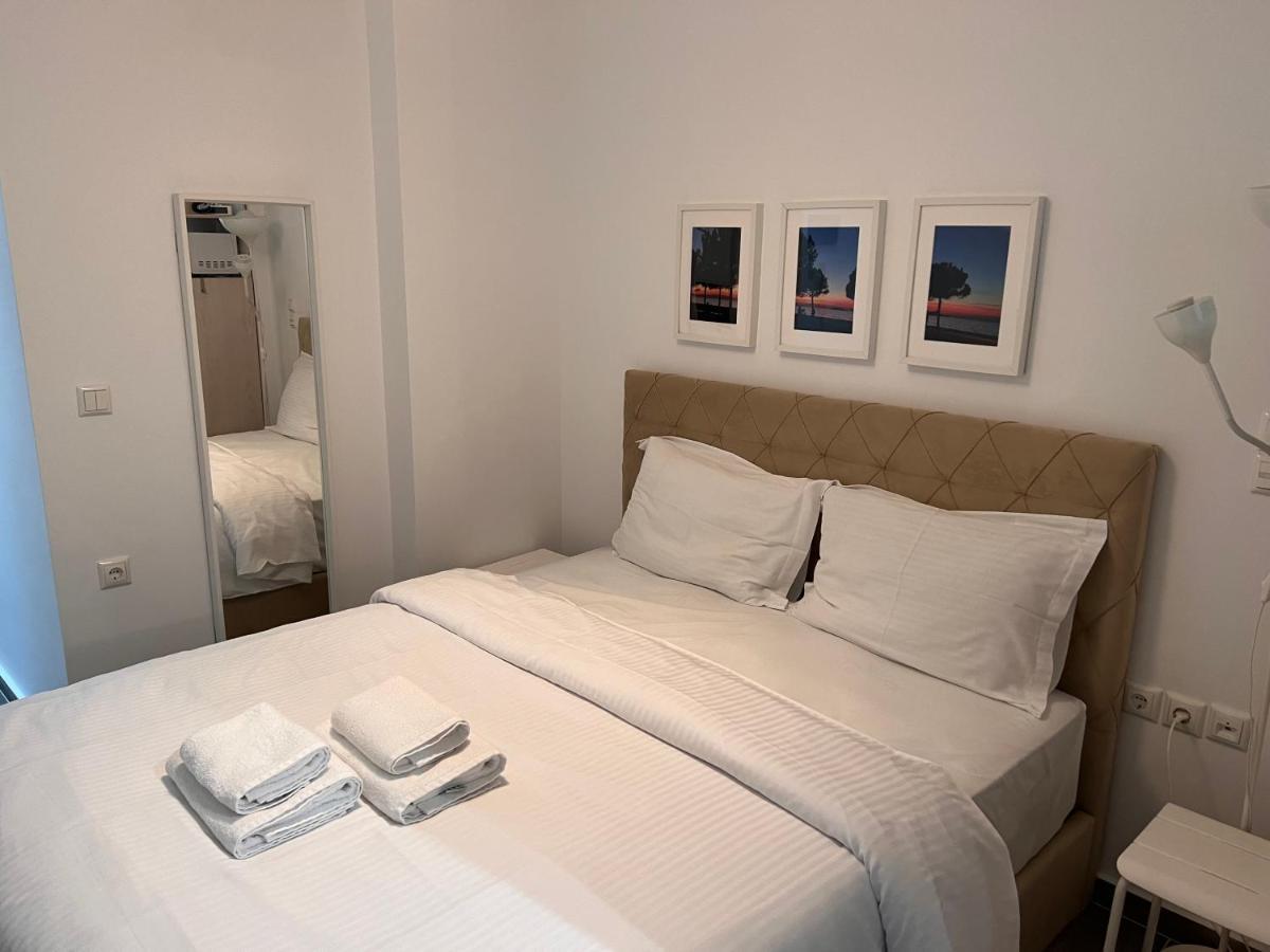 Small Budget Diamond Apartment In Agias Sofias. เทสซาโลนิกิ ภายนอก รูปภาพ