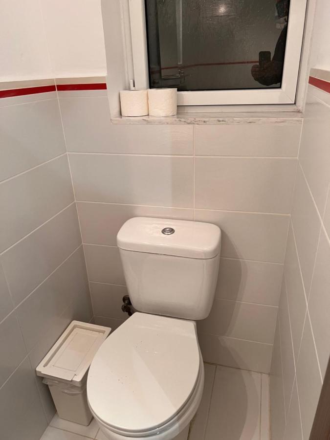 Small Budget Diamond Apartment In Agias Sofias. เทสซาโลนิกิ ภายนอก รูปภาพ